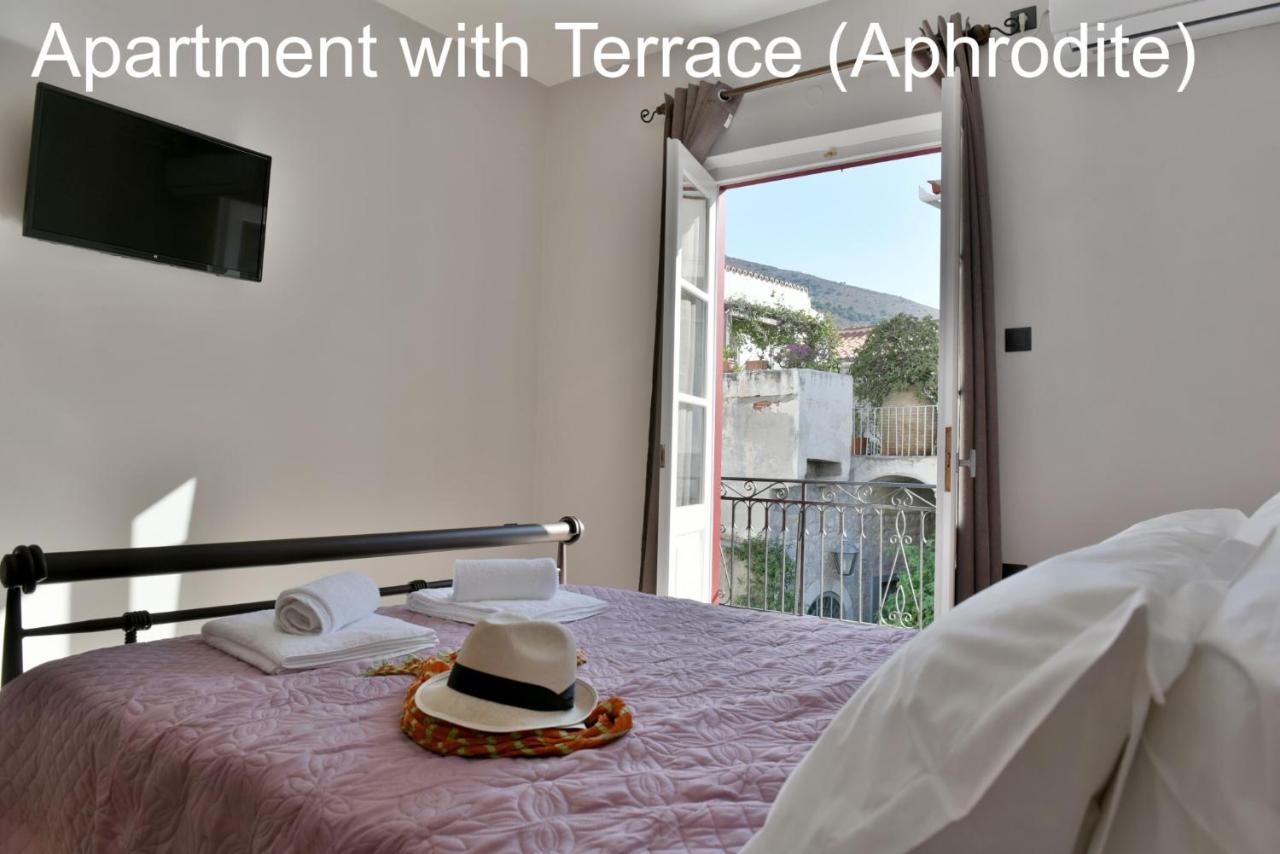 Hydra Port Apartments Luaran gambar